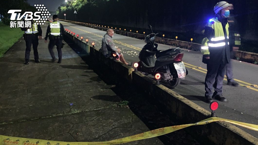 7旬婦半夜走在堤外機車道　騎士未注意迎面撞死