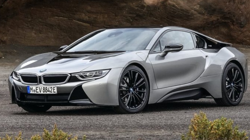 安以軒在2017年曾被目擊駕駛BMW i8。(圖/翻攝自BMW)