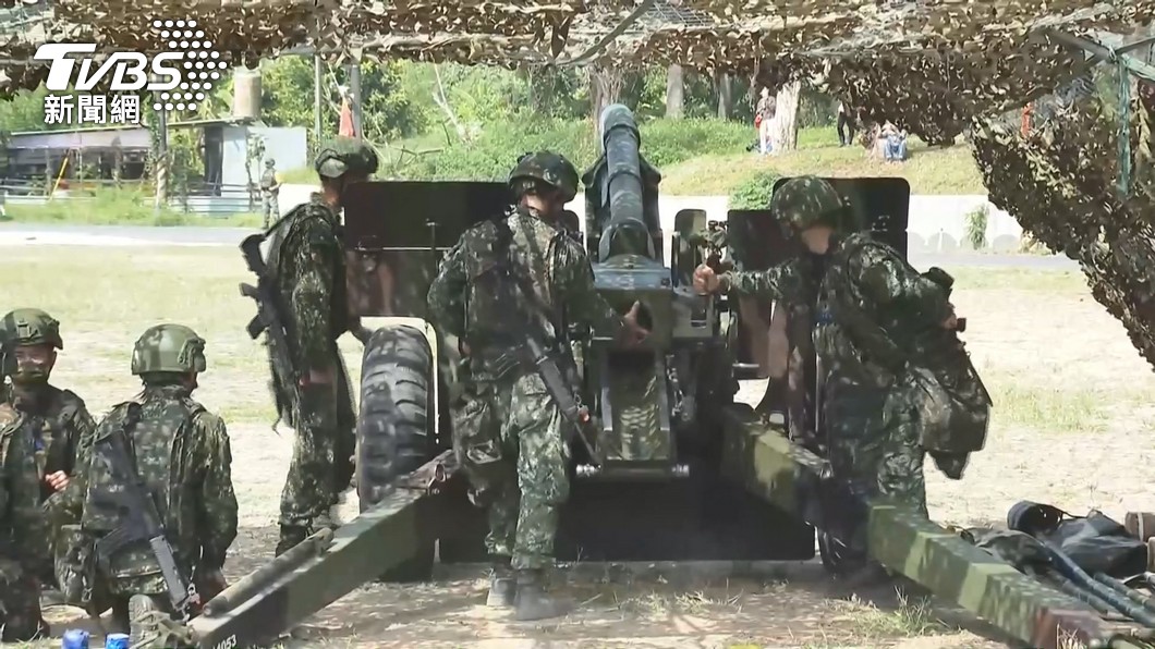 陸軍八軍團少將副指揮官遭爆料，進出情色小吃部，被民眾目擊爆料。（示意圖，非當事人／TVBS資料畫面）
