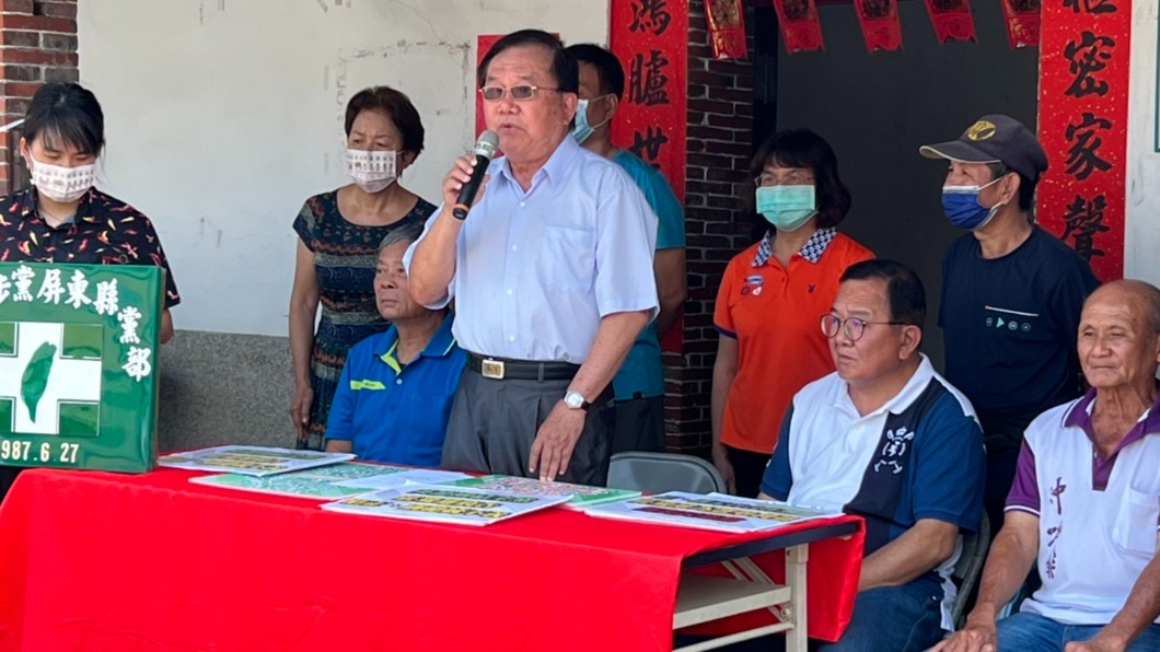 鍾佳濱串連屏東資深黨員，呼籲莊瑞雄勿陷蔡英文不義。（圖／鍾佳濱辦公室提供）
