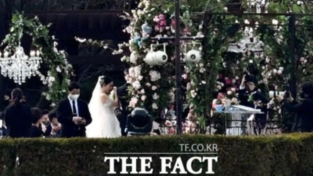 孫藝真落淚。(圖/翻攝韓媒《thefact》網站)