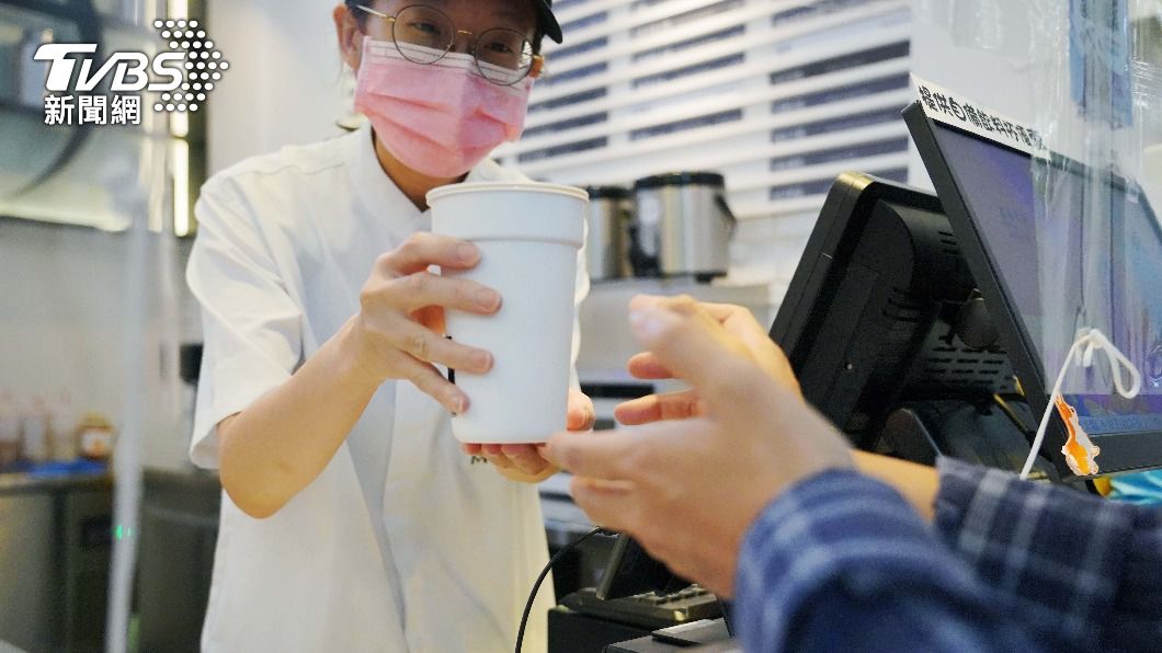 全家400家門市導入「循環杯」 綠色和平籲業者跟進響應