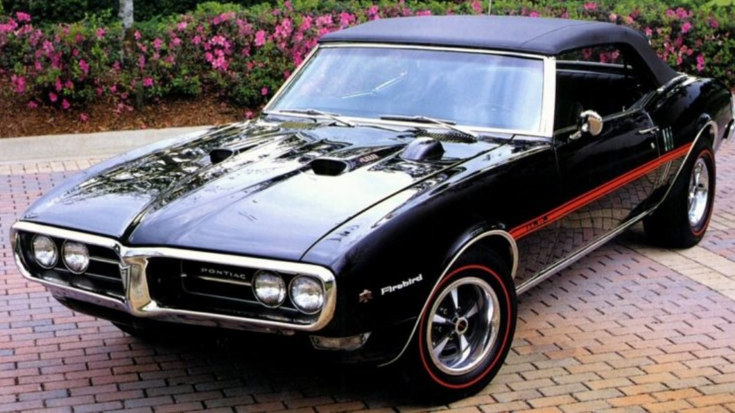 Pontiac Firebird 400車上採用經典的可樂瓶身曲線。(圖/ Pontiac提供)