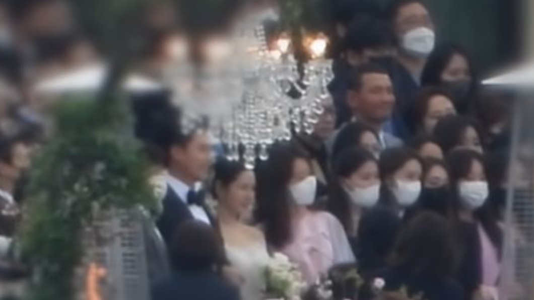 更多玄彬、孫藝真婚禮內幕!10年閨密孔孝真喜「接捧花」