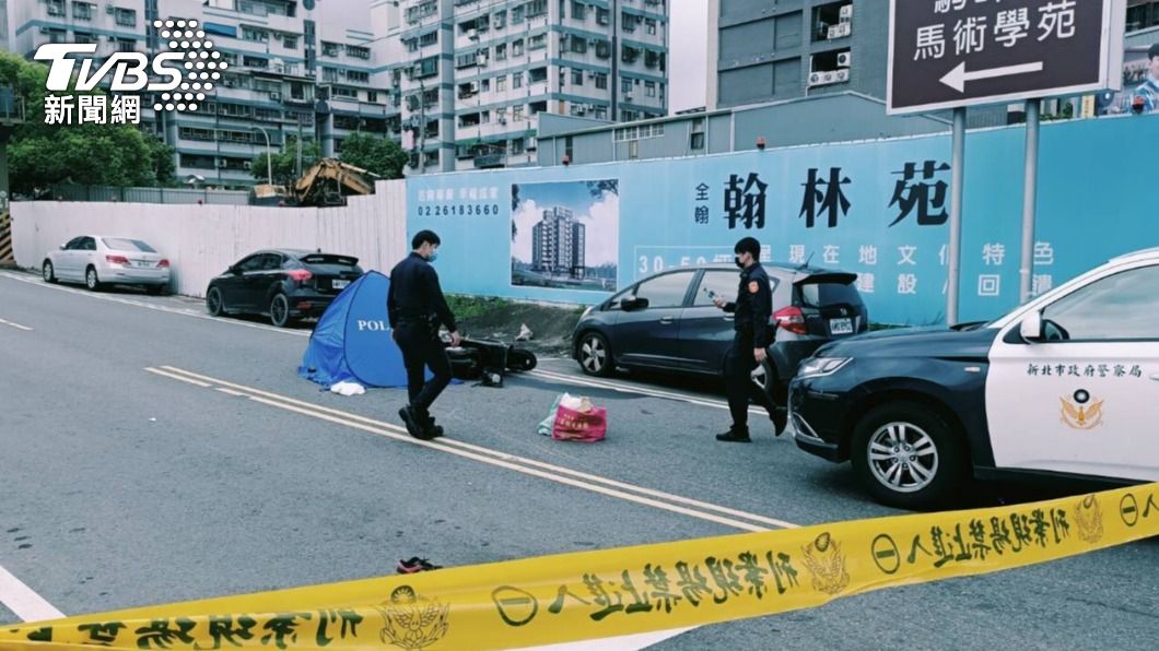 警方到場拉起封鎖線。(圖/TVBS)