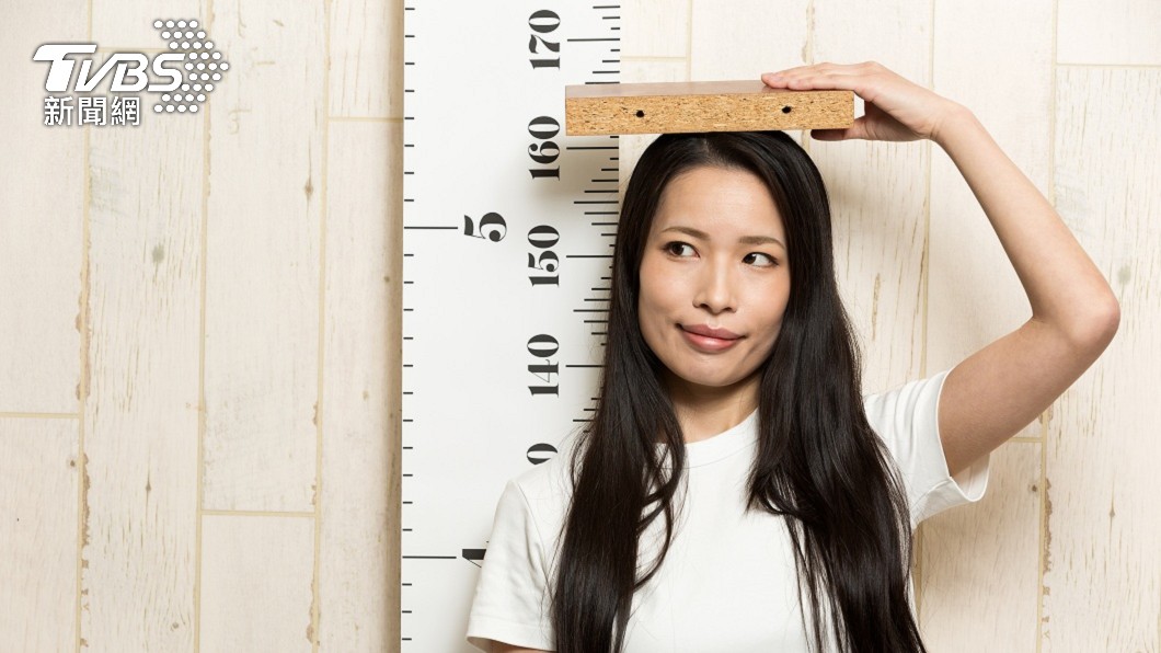 大多數人認為女生身高在160至165公分這區間是最棒的。（示意圖／shutterstock達志影像）