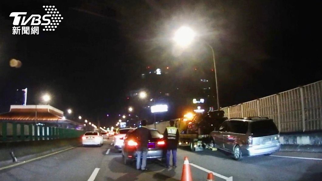 市民高架車禍回堵　警啟動交通快打排除
