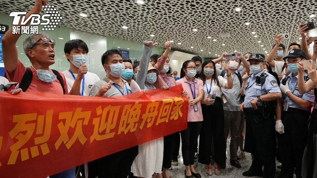 孟晚舟返國時被中國大陸民眾視為「抗美英雄」。(圖/達志影像路透社)
