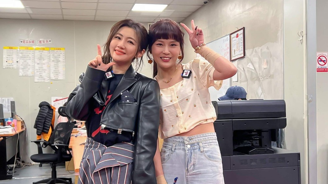 Selina上丟丟妹直播飆台語　千組套票10分鐘完售「簽到手軟」