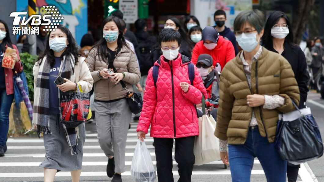 「本土破百例」醫預測下降時間 點關鍵數據:超過須升級