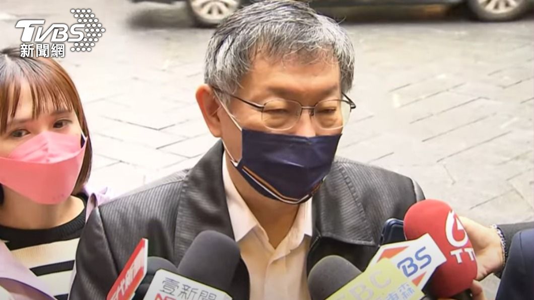 台北市長柯文哲上午在青山宮受訪。(圖/TVBS)