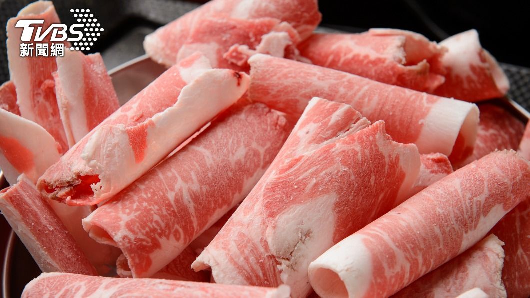 火鍋肉片漂亮的油花可能是注脂肉。(示意圖/shutterstock達志影像)