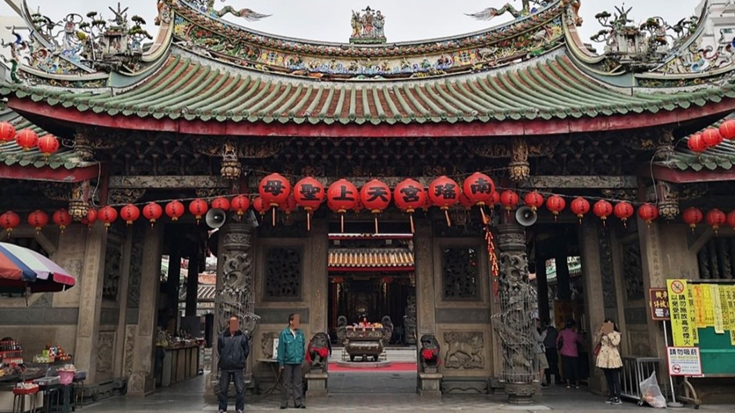 彰化南瑤宮是2022年大甲媽祖遶境第一天進駐的地方，也是彰化裝飾藝術最精緻的寺廟。（圖／翻攝自小企鵝生活趣）