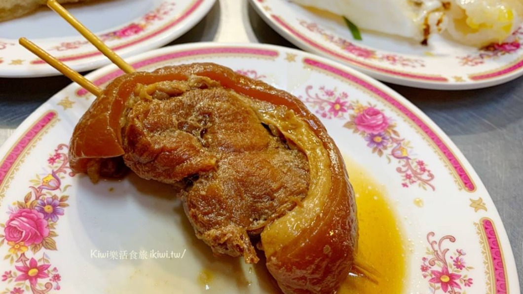 焢肉挑選的是腿肉部分，肥而不膩超迷人。（圖／翻攝自KIWI樂活食旅）