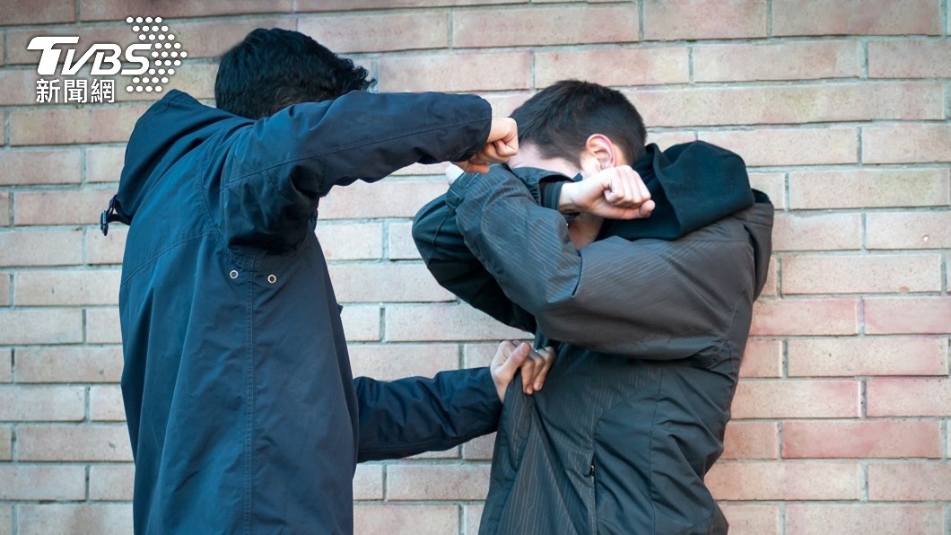 女子不滿找來乾弟要教訓對方竟活活把人打死。(示意圖/shutterstock達志影像)