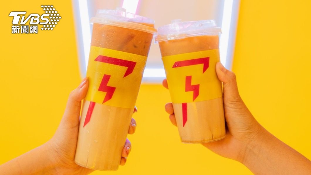 FLASH COFFEE8日前，到全門市消費，不限飲品一律「全品項第二杯半價」。（圖／翻攝FLASH COFFEE臉書）