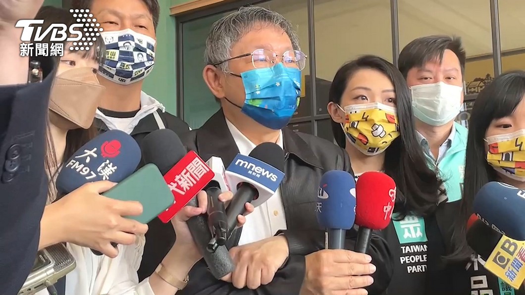 柯文哲說,北市之前單單改變學校電路系統就花了16億。(圖/TVBS)