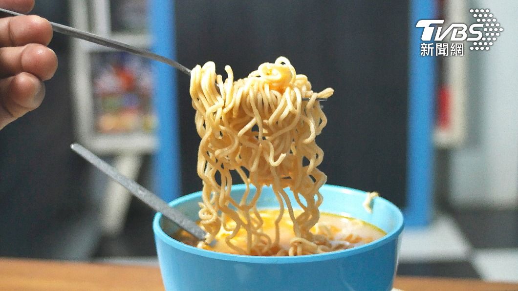 泡麵吃法有很多種。（示意圖／shutterstock 達志影像）