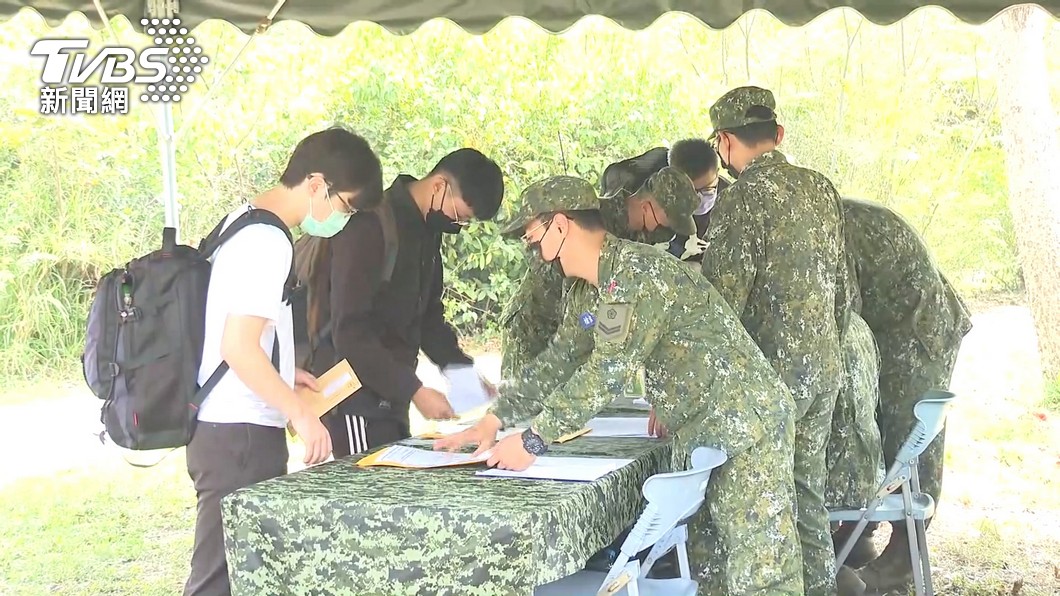 累積74名國軍官兵確診　國防部盼儘速施打第3劑