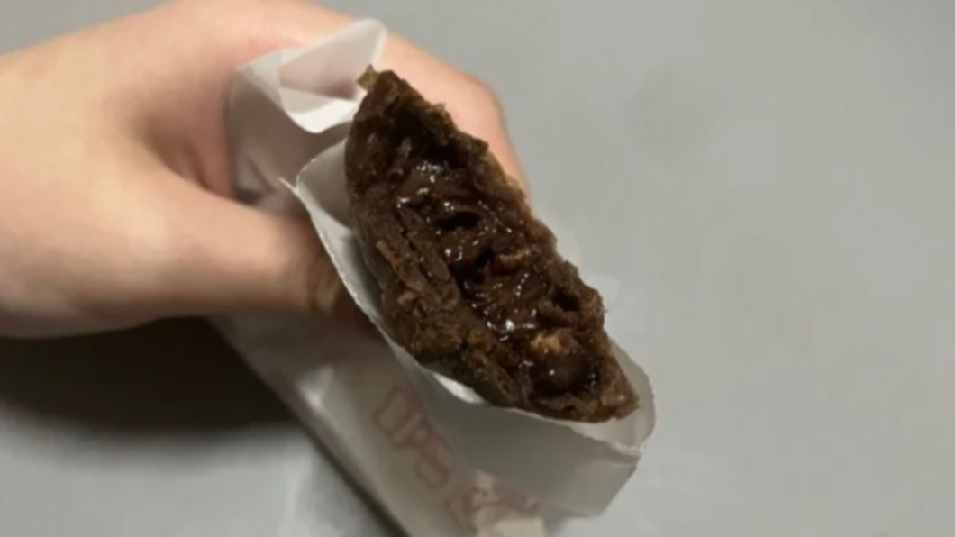 網友被摩斯的巧克力米派大圈粉。(圖/翻攝自Dcard)