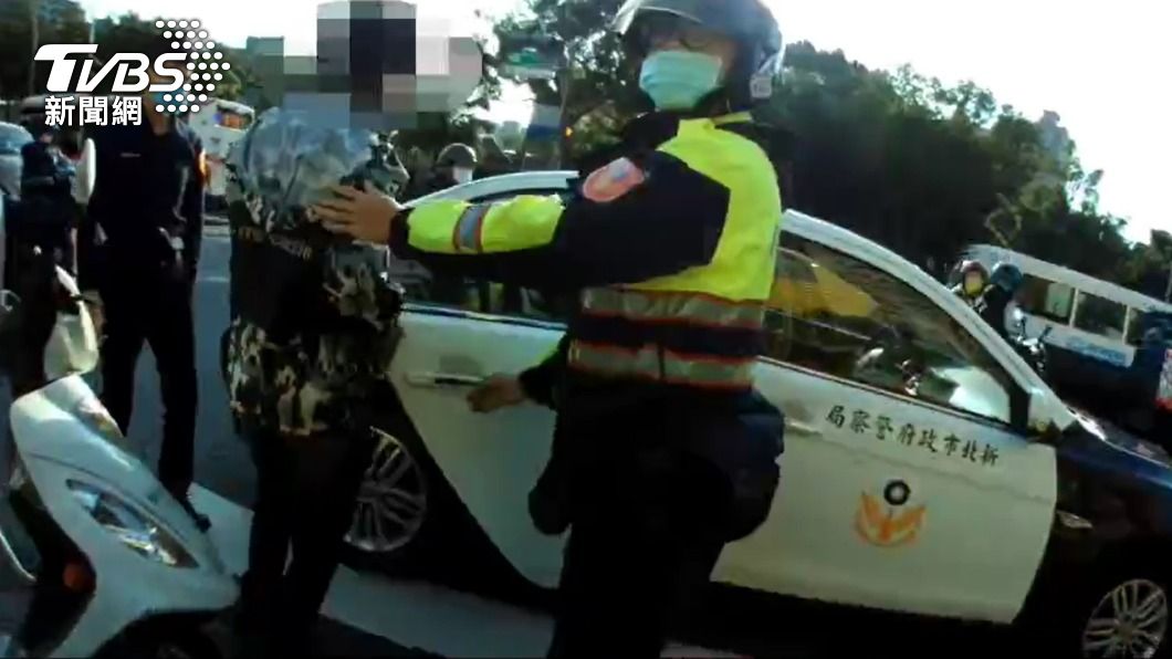 甯男主動跟警方返所調查。(圖/TVBS)