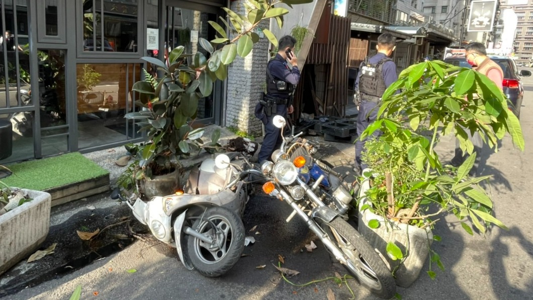 警方到場處理。（圖／翻攝記者爆料網）