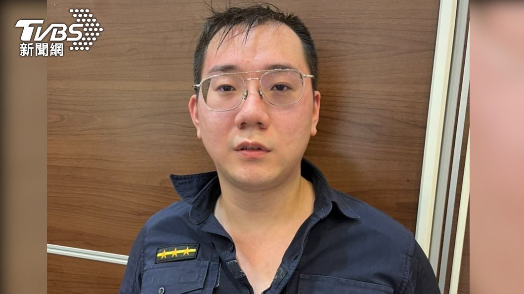 黃姓警員遭慣竊揮拳毆打。(圖/TVBS)