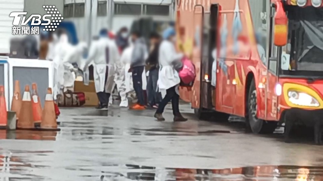 輕重症分流收治「4類人才送醫」 3條件可居家照護