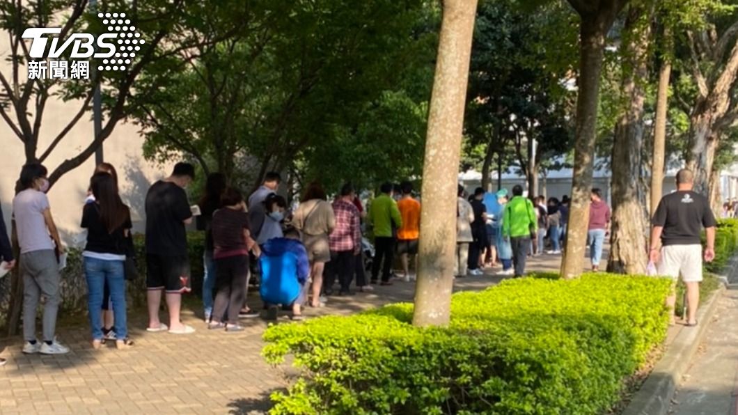 隨到隨打、不須預約,今(9)日結束後23日會再次於同時間、地點設置。(圖/TVBS)