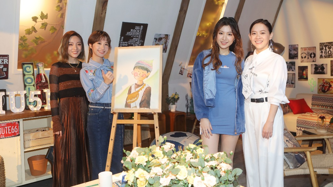 閻奕格（左起）、LuLu、關詩敏與曾寶儀一致認同要忠於自己，開心減肥是最重要的。（圖／公視提供）