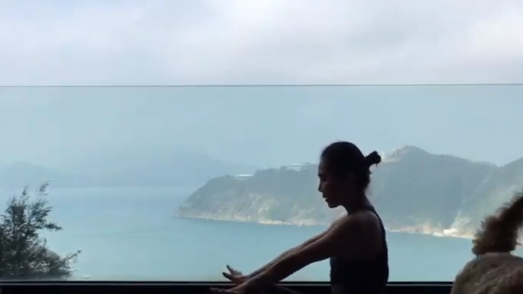 彭羚的豪宅坐擁開揚極致海景。(圖/翻攝自彭羚IG)