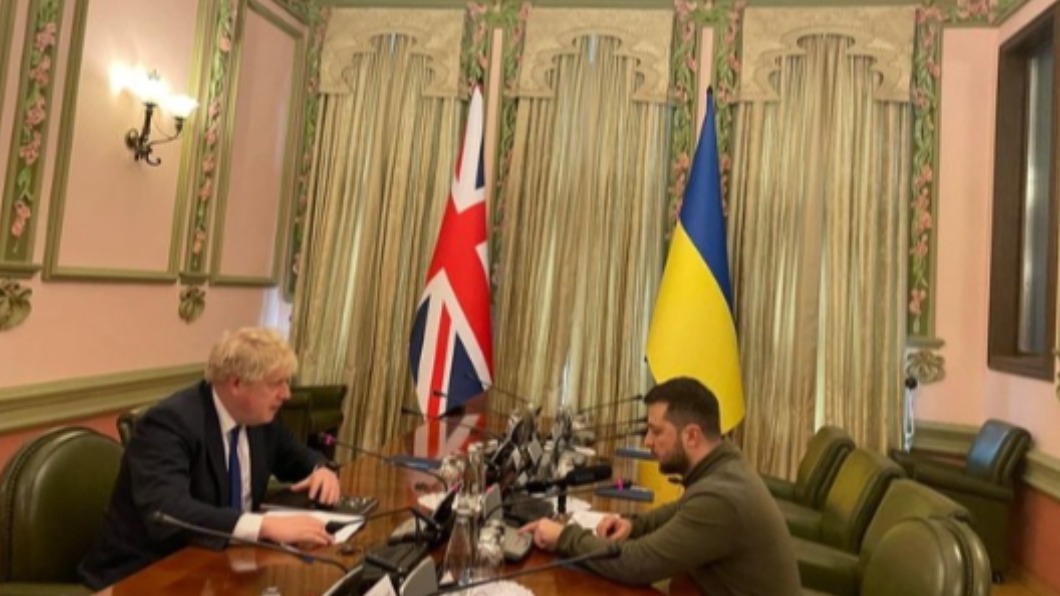 英首相強生突訪基輔！與烏克蘭總統澤倫斯基進行密談