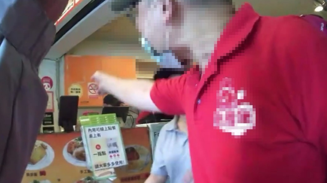 老闆認為外送員對員工的態度不好才會生氣。(圖/翻攝爆料公社)