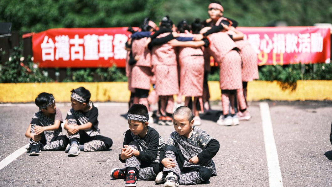 古董車協會送愛 英士國小學子受惠/台灣古董車協會 提供