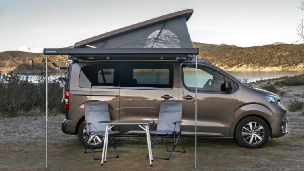目前國內有貿易商宣告將引進 Toyota Proace Verso Camper掀頂露營車。（圖／翻攝自福斯官網）