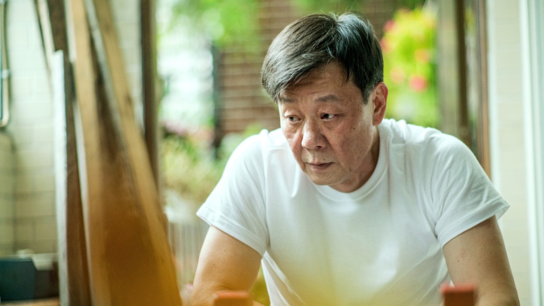 《一家之主》寇世勳詮釋出退休中產階級男人的落寞。（圖／台北双喜電影提供）