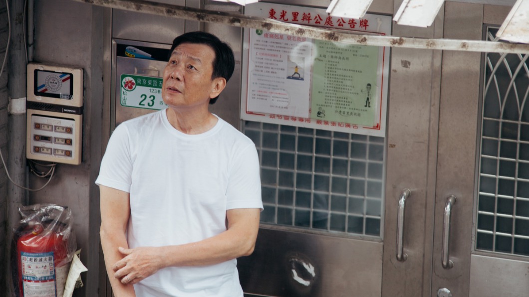 寇世勳在《一家之主》中詮釋出退休中產階級男人的落寞。(圖/台北双喜電影提供)