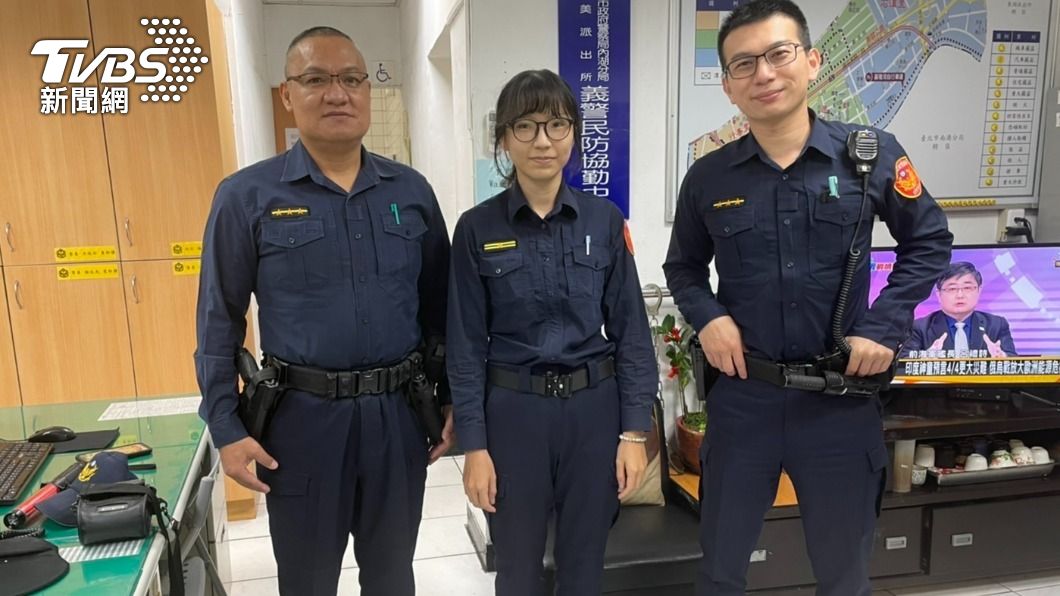 潭美派出所警員余志強(左)、所長孫吉筠(中)、警員黃育居(右)。(圖/TVBS)