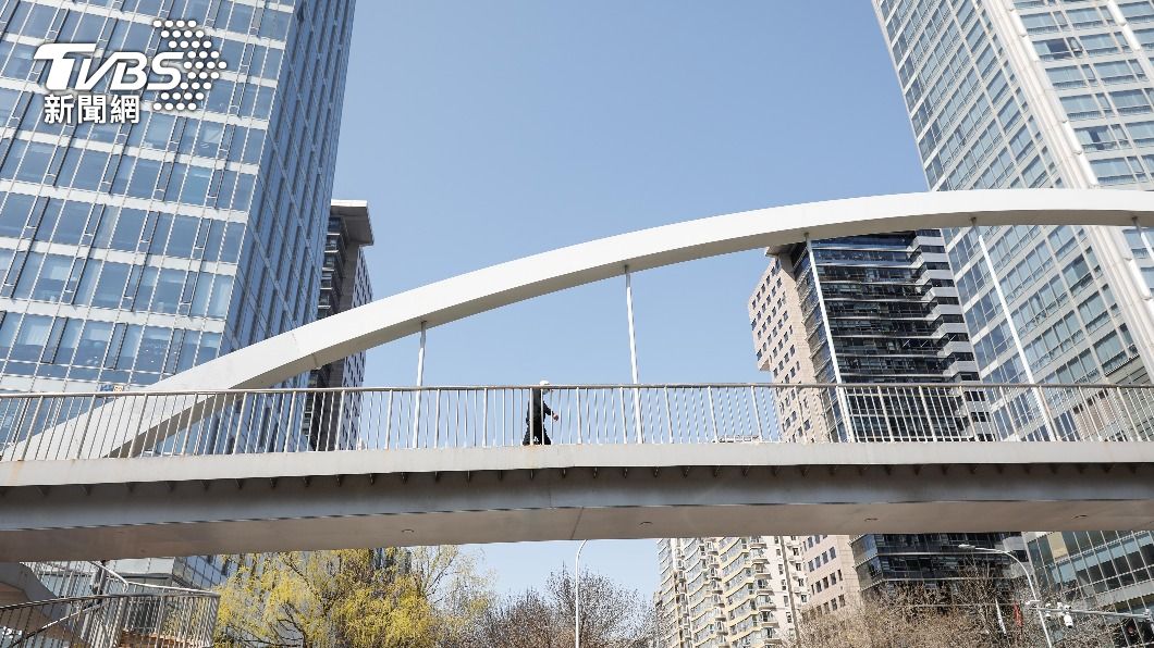 經濟重鎮上海,如今卻因為疫情宛若空城。(圖/達志影像歐新社)