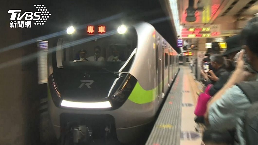 火車歪頭行駛？她拍下鐵證求解　釣出司機揭1重要設計
