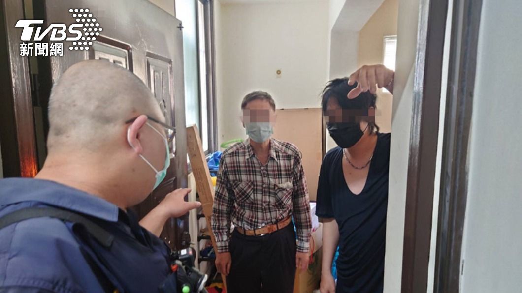 警方協助夫妻找到兒子。圖／TVBS