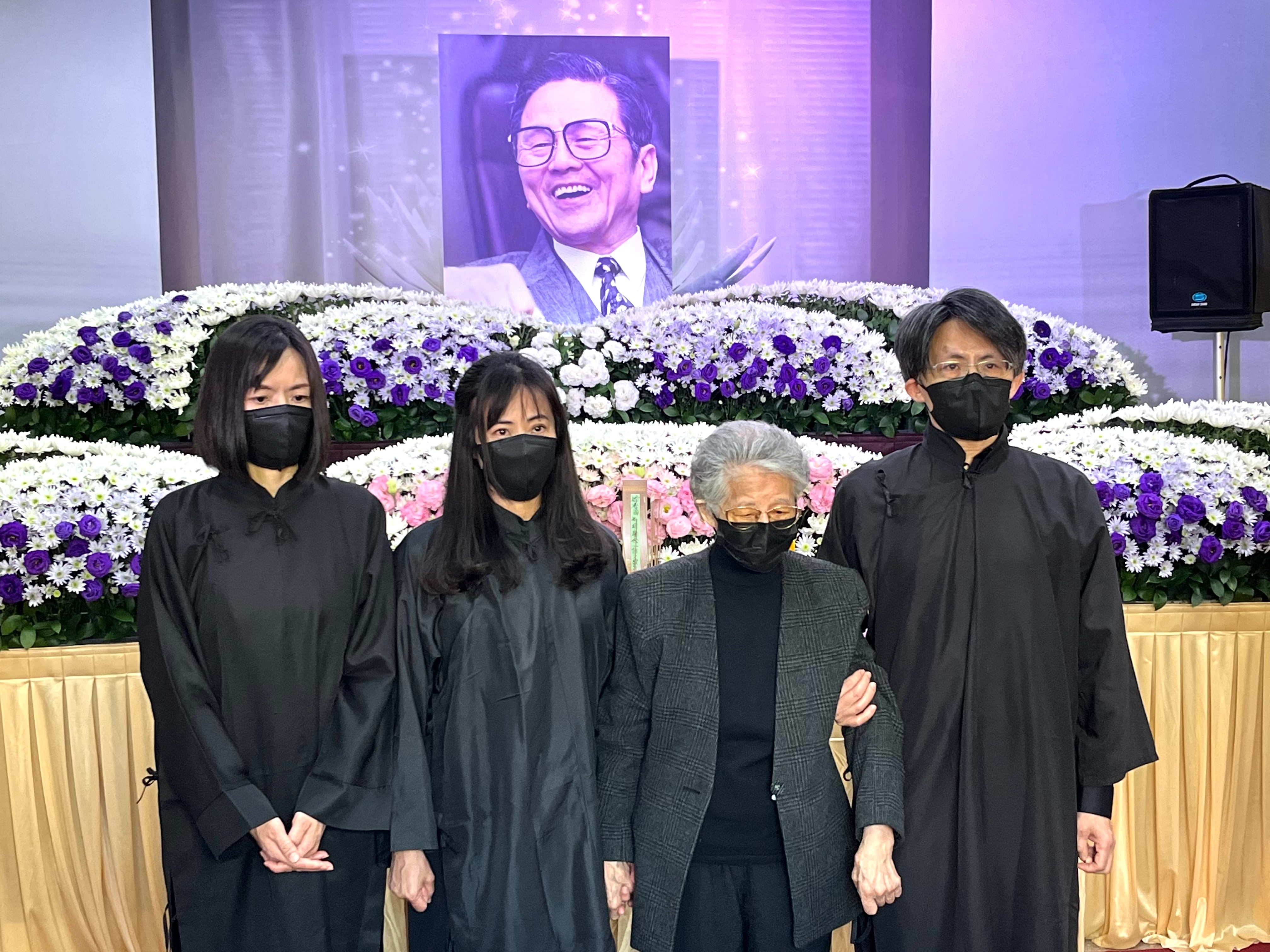 廖祥雄導演遺孀與子女。(圖/中華民國電影攝影協會秘書長提供)
