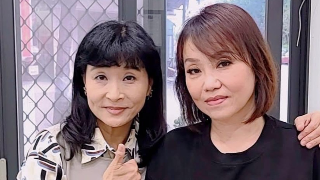 佩真(圖右)去年底買下人生第一間房。(圖/翻攝自佩真臉書)