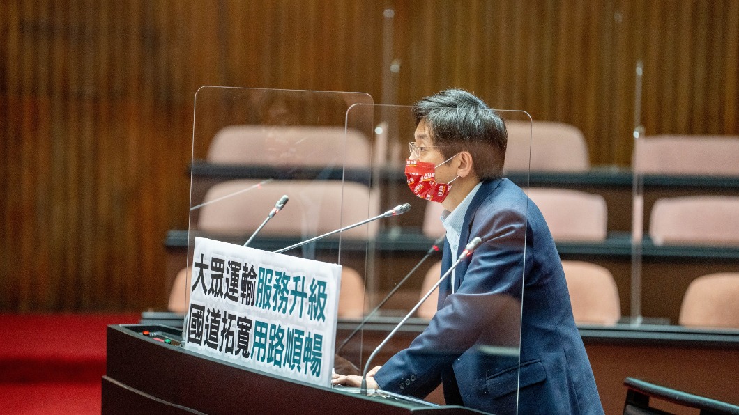 民進黨立委蔡適應PCR確診 昨才到立院質詢