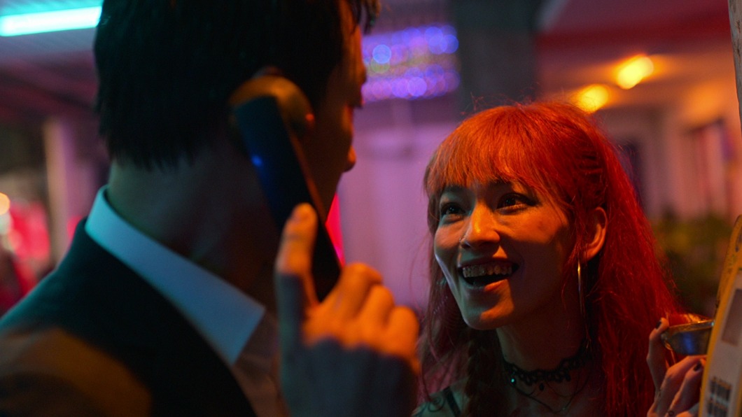 姚以緹(右)與朴海秀對手戲。(圖/Netflix提供)