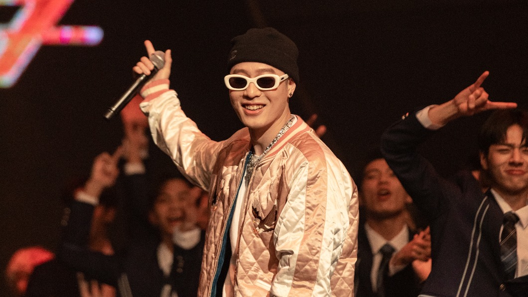 周湯豪成《原子少年》導師　「治裝費超過演出」捨不得穿