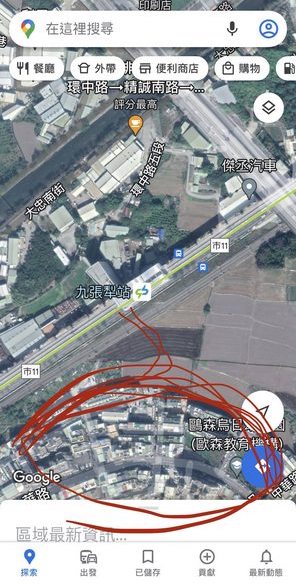 網友圈出九張犁站下方其實可能是有人潮的。（圖／翻攝自PTT）