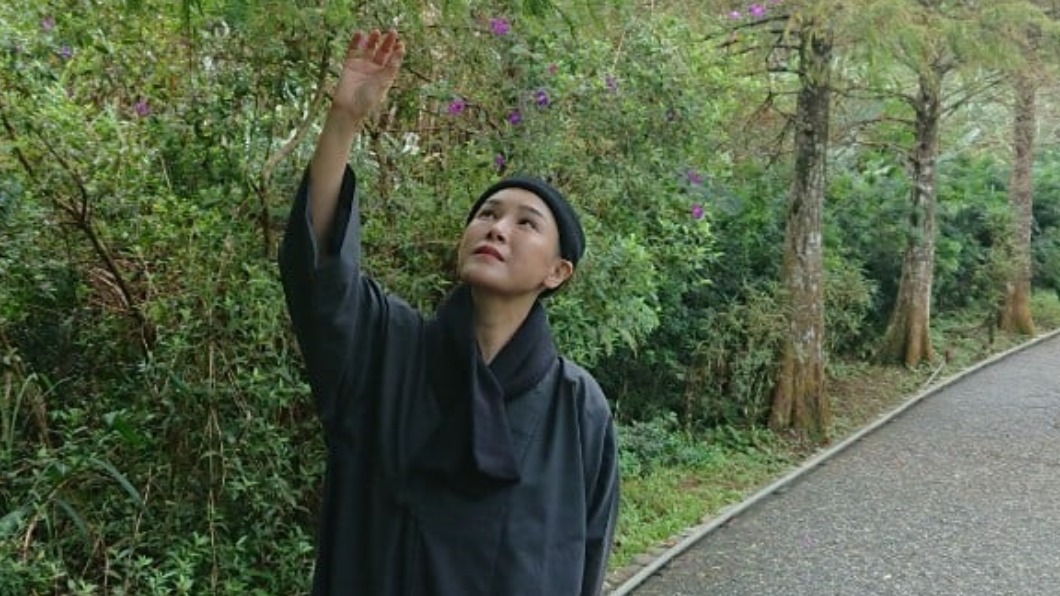 傳蓮師父皈依佛門後，也幫忙信徒處理不少家庭或事業上的困境。（圖／翻攝自林口三寶佛堂）
