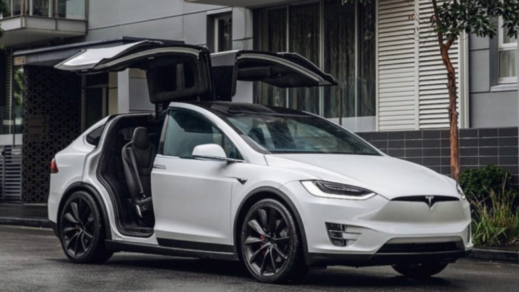 月薪多少買得起特斯拉?眾精算:「這車型」沒10萬別想