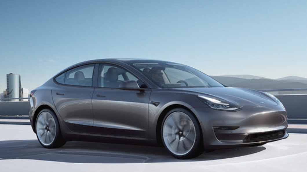 不少車主認為Model 3算是入門款。(圖/翻攝自Tesla官網)